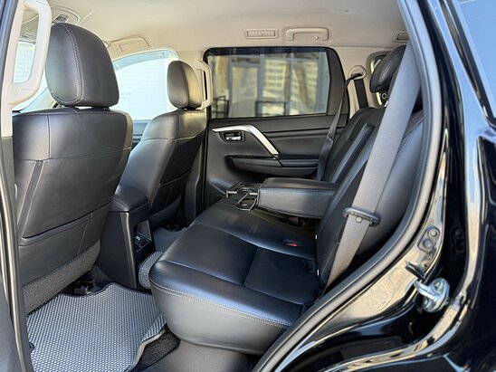 Mitsubishi Pajero Sport 2.4 D 4WD AT (181 л.с.) Instyle