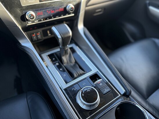 Mitsubishi Pajero Sport 2.4 D 4WD AT (181 л.с.) Instyle