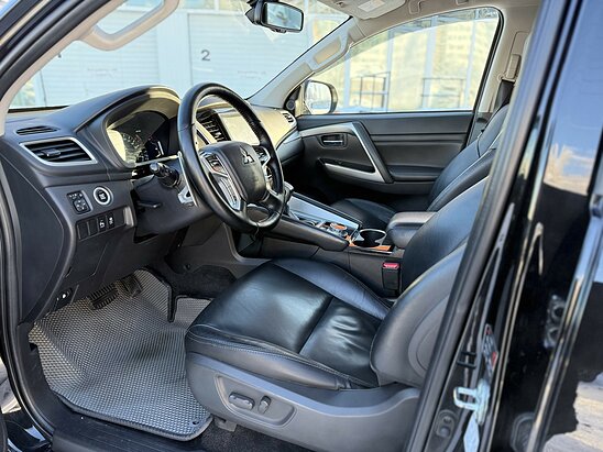 Mitsubishi Pajero Sport 2.4 D 4WD AT (181 л.с.) Instyle