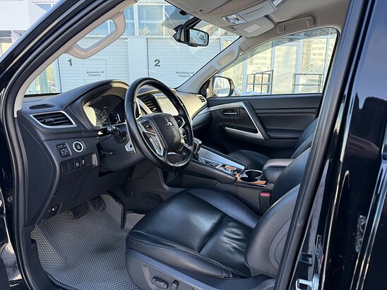 Mitsubishi Pajero Sport 2.4 D 4WD AT (181 л.с.) Instyle