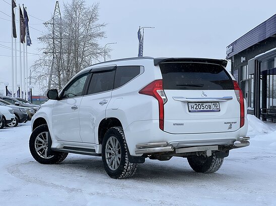 Mitsubishi Pajero Sport 2.4 DI-D 4WD AT (181 л.с.) Intense