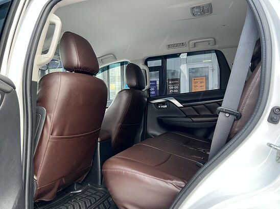 Mitsubishi Pajero Sport 2.4 DI-D 4WD AT (181 л.с.) Intense