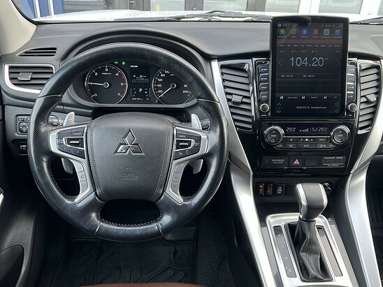 Mitsubishi Pajero Sport 2.4 DI-D 4WD AT (181 л.с.) Intense