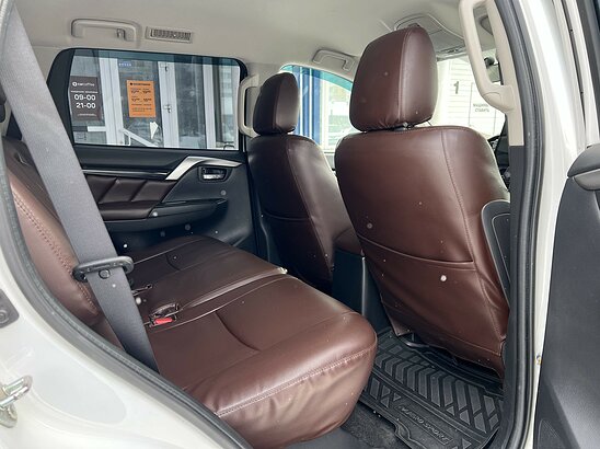 Mitsubishi Pajero Sport 2.4 DI-D 4WD AT (181 л.с.) Intense