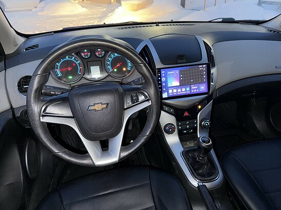 Chevrolet Cruze 1.8 MT (141 л.с.) LT