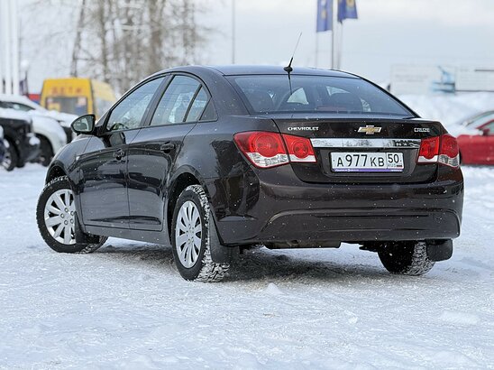 Chevrolet Cruze 1.8 MT (141 л.с.) LT