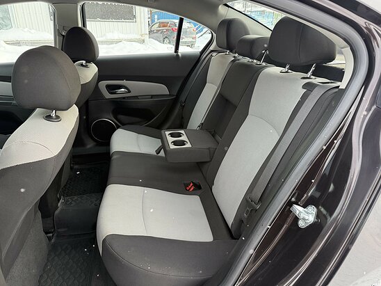 Chevrolet Cruze 1.8 MT (141 л.с.) LT