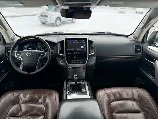 Toyota Land Cruiser 4.5 D AT (249 л.с.) 5 мест Luxe Safety
