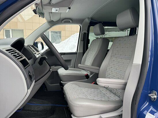 Volkswagen Transporter 2.0 TDI DSG (140 л.с.) Kombi