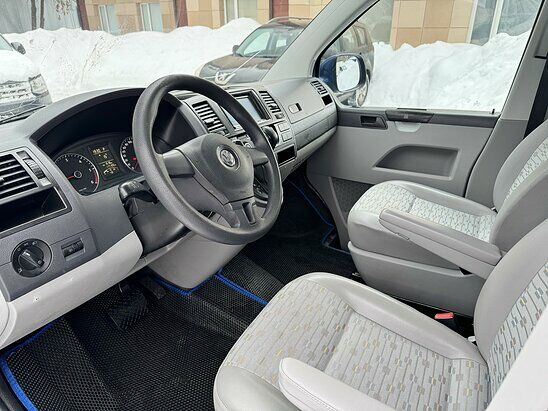 Volkswagen Transporter 2.0 TDI DSG (140 л.с.) Kombi