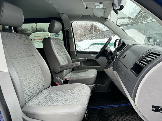 Volkswagen Transporter 2.0 TDI DSG (140 л.с.) Kombi