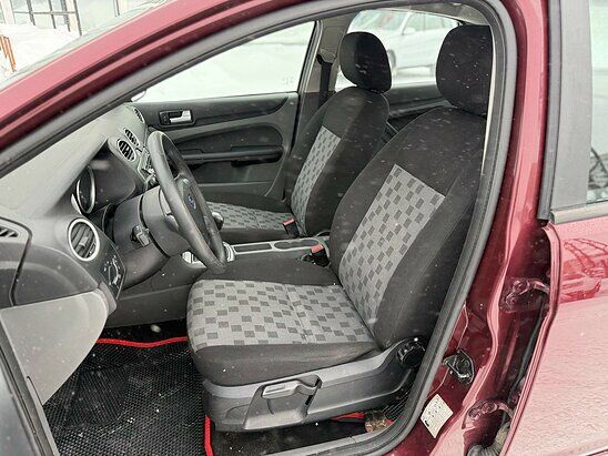 Ford Focus 1.6 MT (115 л.с.) Comfort
