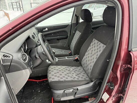 Ford Focus 1.6 MT (115 л.с.) Comfort