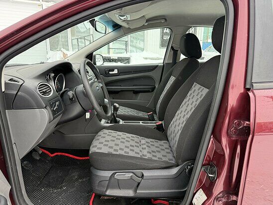 Ford Focus 1.6 MT (115 л.с.) Comfort