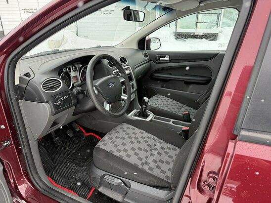 Ford Focus 1.6 MT (115 л.с.) Comfort