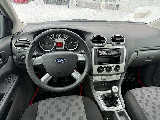 Ford Focus 1.6 MT (115 л.с.) Comfort