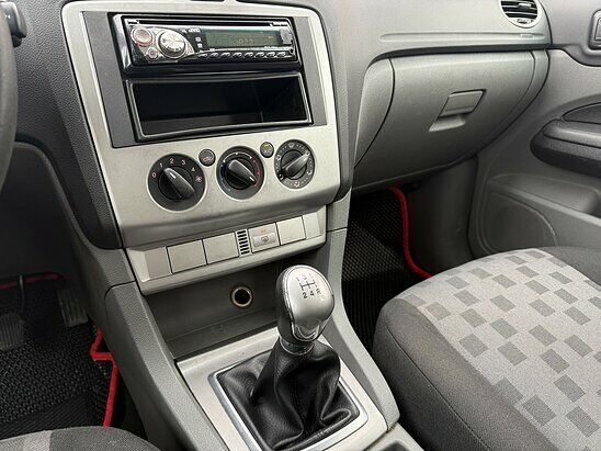 Ford Focus 1.6 MT (115 л.с.) Comfort