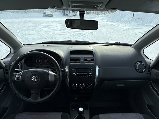 Suzuki SX4 1.6 4WD MT (107 л.с.) GL-X