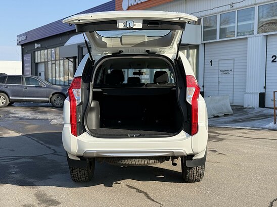 Mitsubishi Pajero Sport 2.4 4WD MT (181 л.с.) Invite