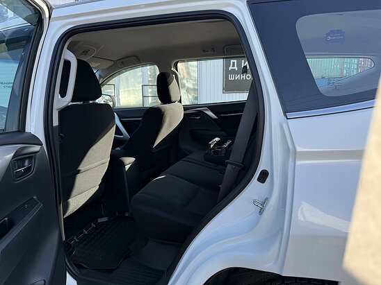 Mitsubishi Pajero Sport 2.4 4WD MT (181 л.с.) Invite