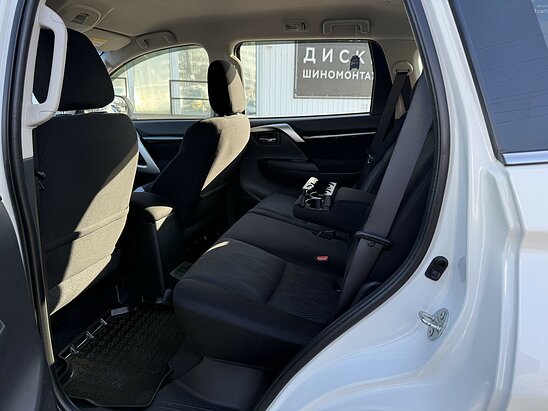 Mitsubishi Pajero Sport 2.4 4WD MT (181 л.с.) Invite