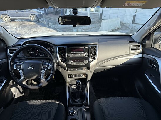 Mitsubishi Pajero Sport 2.4 4WD MT (181 л.с.) Invite