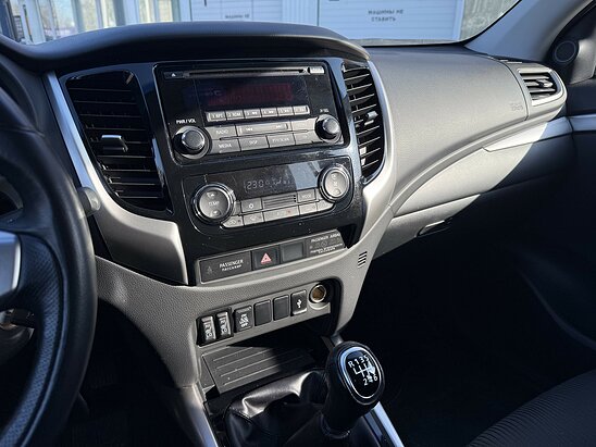 Mitsubishi Pajero Sport 2.4 4WD MT (181 л.с.) Invite