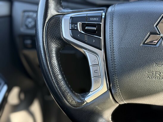 Mitsubishi Pajero Sport 2.4 4WD MT (181 л.с.) Invite