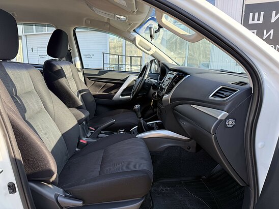 Mitsubishi Pajero Sport 2.4 4WD MT (181 л.с.) Invite