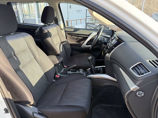 Mitsubishi Pajero Sport 2.4 4WD MT (181 л.с.) Invite