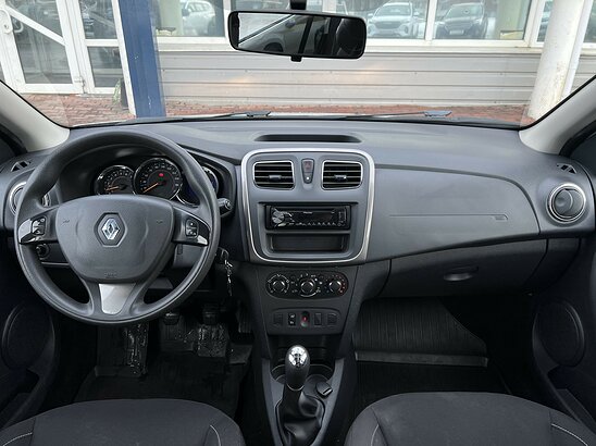 Renault Sandero Stepway 1.6 MT (82 л.с.) Confort