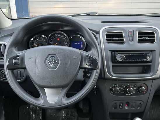 Renault Sandero Stepway 1.6 MT (82 л.с.) Confort