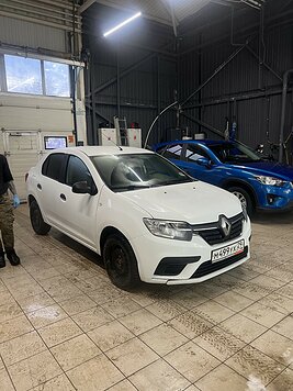 Renault Logan 1.6 MT (82 л.с.) Drive