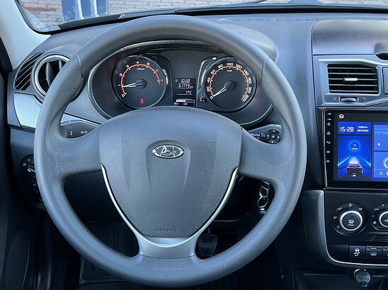 ВАЗ (LADA) Granta 1.6 MT (106 л.с.)