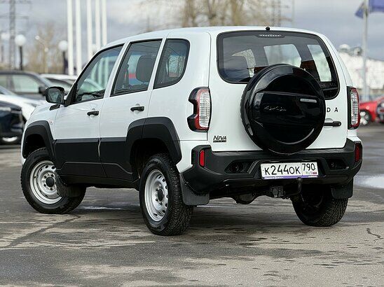 ВАЗ (LADA) Niva Travel 1.7 MT (80 л.с.) Classic