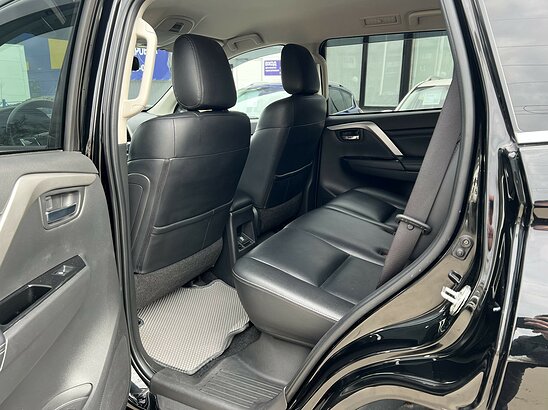 Mitsubishi Pajero Sport 2.4 D 4WD AT (181 л.с.) Instyle