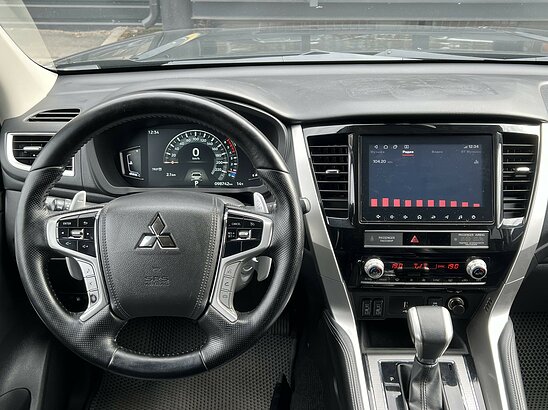 Mitsubishi Pajero Sport 2.4 D 4WD AT (181 л.с.) Instyle