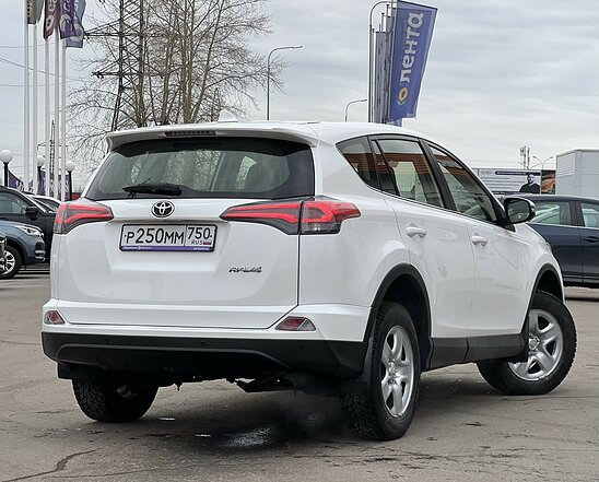 Toyota RAV4 2.0 4WD CVT (146 л.с.) Comfort