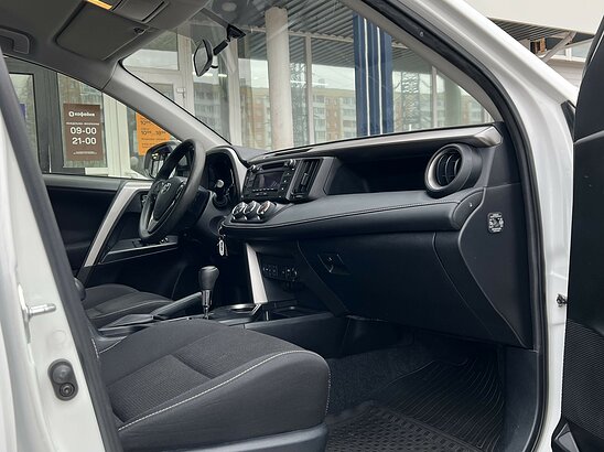 Toyota RAV4 2.0 4WD CVT (146 л.с.) Comfort