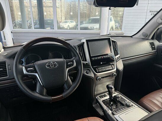 Toyota Land Cruiser 4.5 D AT (249 л.с.) 5 мест Luxe Safety