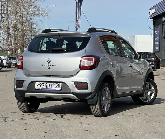 Renault Sandero Stepway 1.6 MT (113 л.с.) Drive