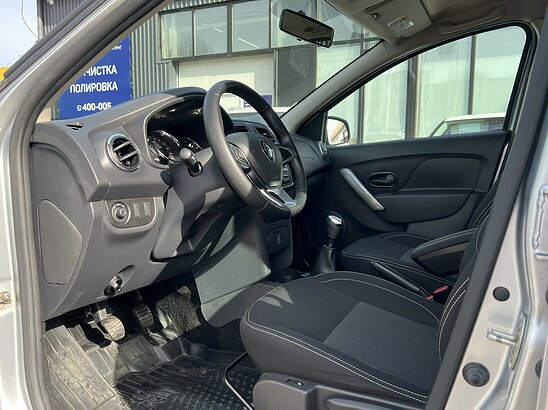 Renault Sandero Stepway 1.6 MT (113 л.с.) Drive