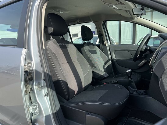 Renault Sandero Stepway 1.6 MT (113 л.с.) Drive