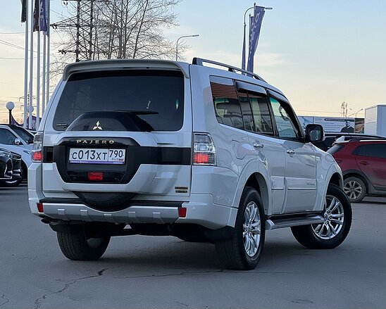 Mitsubishi Pajero 3.8 4WD AT (243 л.с.) GLS