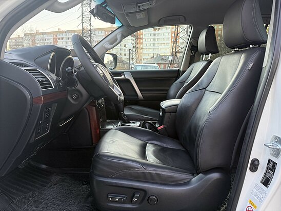 Toyota Land Cruiser Prado 4.0 AT (282 л.с.) Prestige