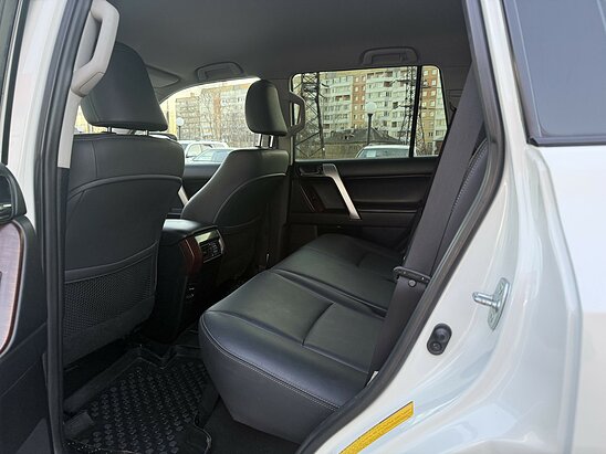 Toyota Land Cruiser Prado 4.0 AT (282 л.с.) Prestige