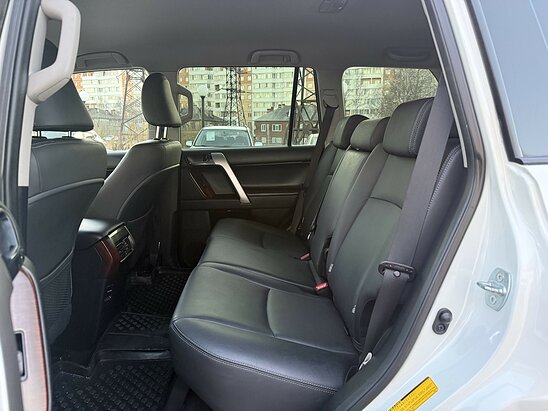 Toyota Land Cruiser Prado 4.0 AT (282 л.с.) Prestige