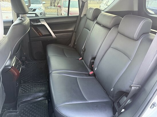 Toyota Land Cruiser Prado 4.0 AT (282 л.с.) Prestige
