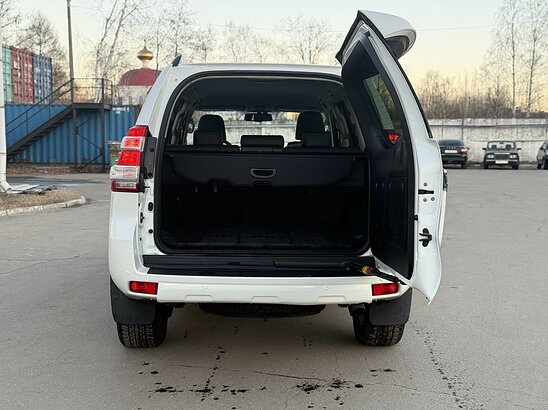 Toyota Land Cruiser Prado 4.0 AT (282 л.с.) Prestige