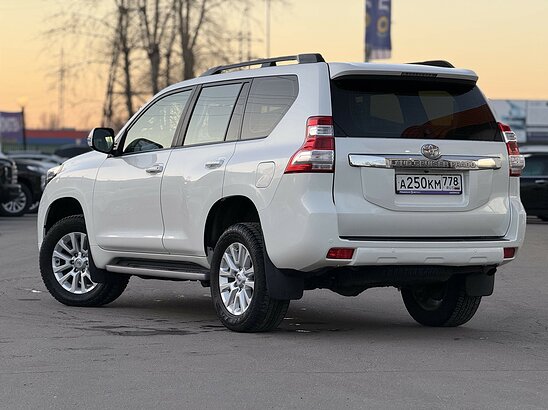 Toyota Land Cruiser Prado 4.0 AT (282 л.с.) Prestige